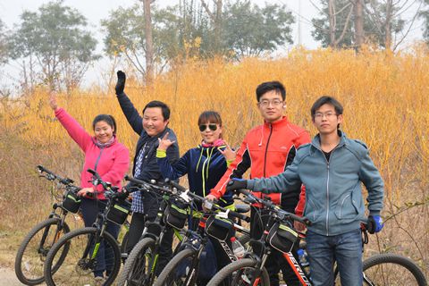 青 春 浩 氣 走 千 山 ——華全動力加強團隊建設工作紀實